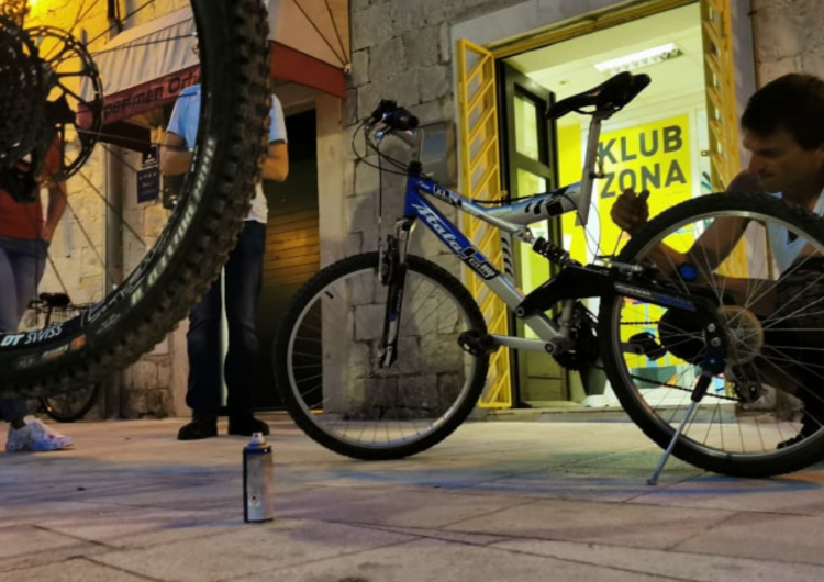 Klub Zona: Do kraja mjeseca – popravljanje bicikli, izrada nakita i igranje šaha